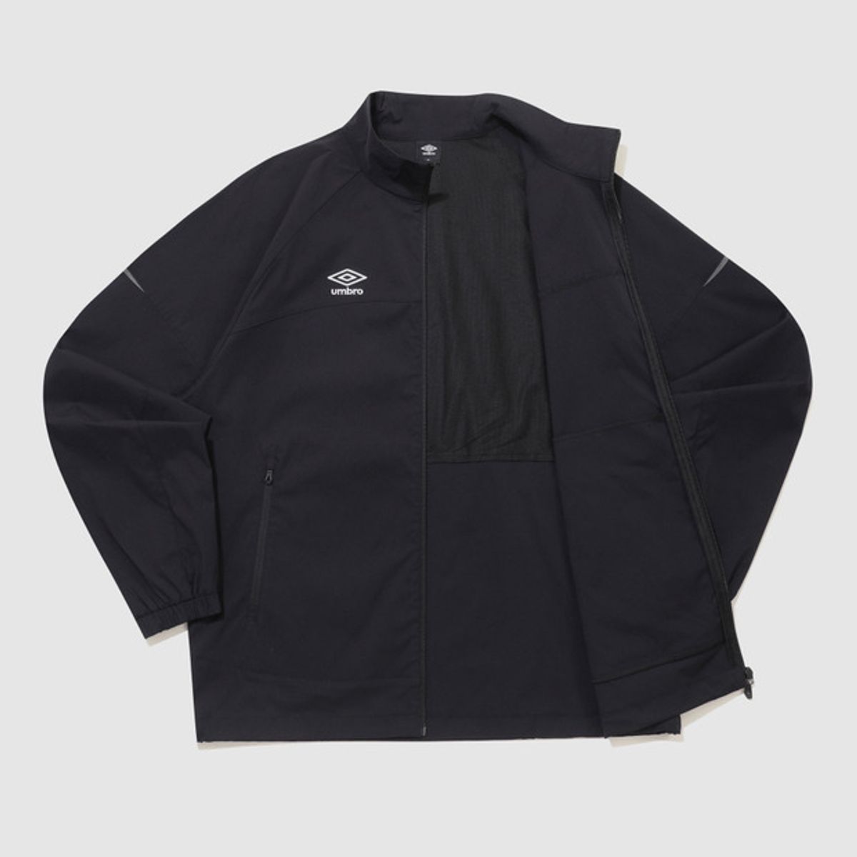 엄브로(UMBRO) 액티브 올라운드 스트레치 스탠넥 바람막이 웜업 자켓 블랙(UQ321SJK91)