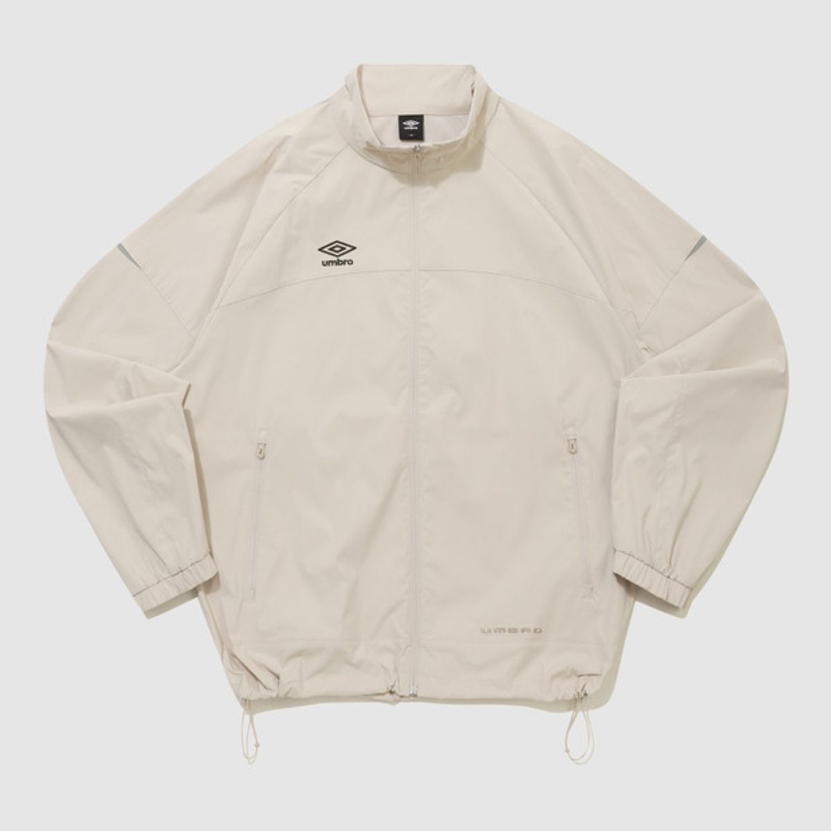 엄브로(UMBRO) 액티브 올라운드 스트레치 스탠넥 바람막이 웜업 자켓 베이지(UQ321SJK91)