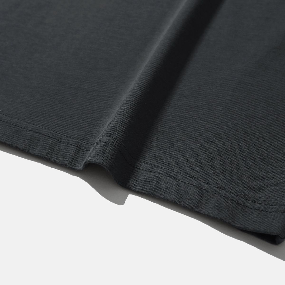 모이프(MOIF) [AW25] 404 GNF(F) L/S TEE / CHARCOAL