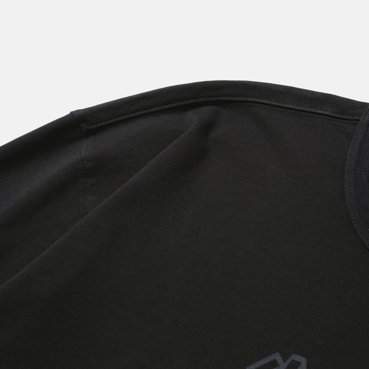 모이프(MOIF) [AW25] 404 GNF(F) L/S TEE / BLACK