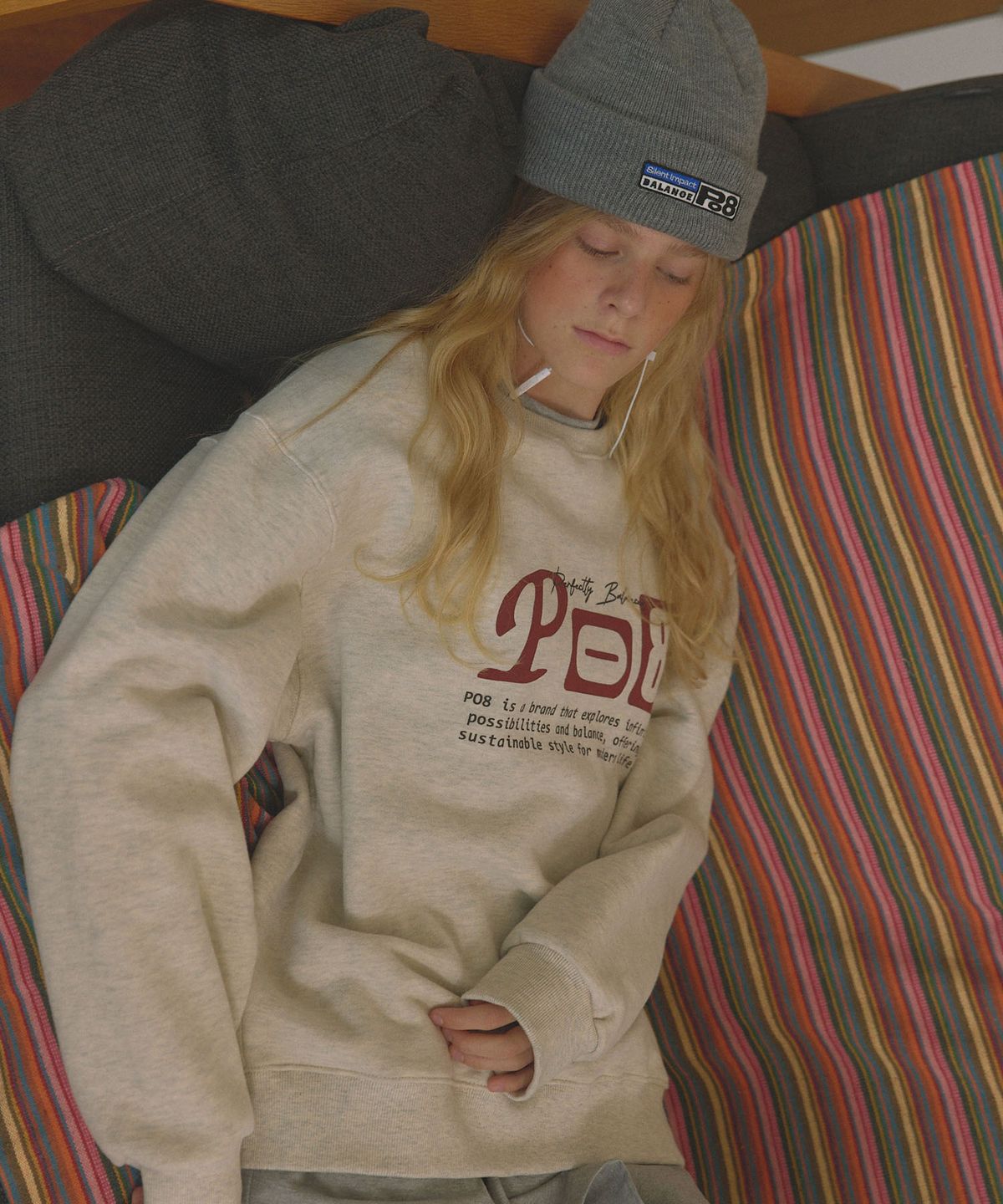 피오팔(PO8) 08 NARRATIVE SWEATSHIRT - OATMEAL