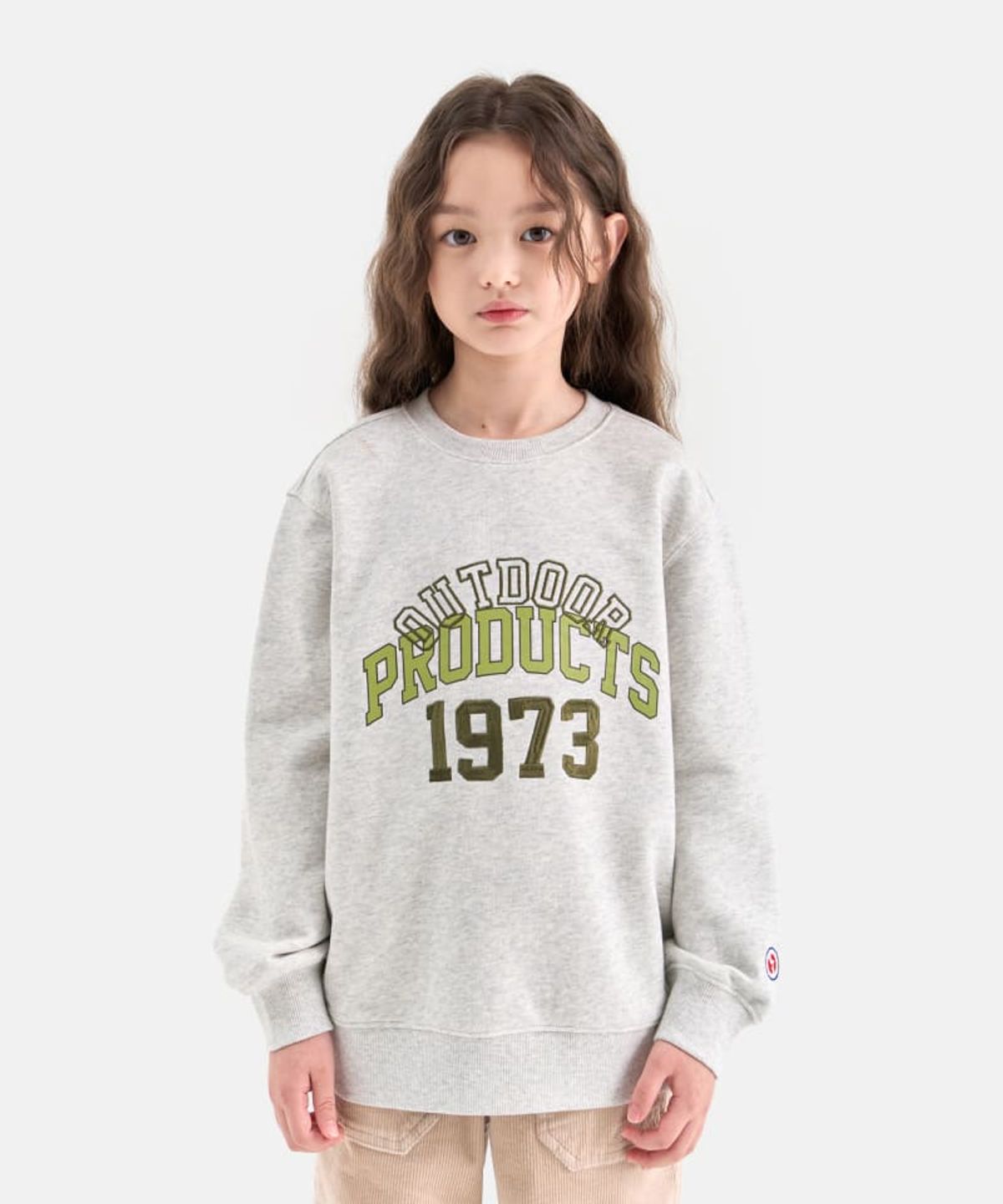 아웃도어 프로덕츠 키즈(OUTDOOR PRODUCTS KIDS) 에센셜 그래픽 맨투맨 (오트밀) OD253IMM02_OTM
