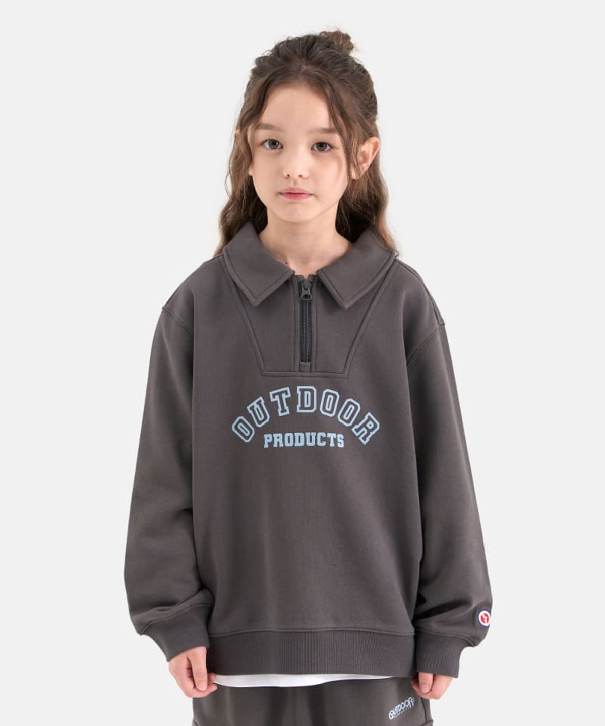 아웃도어 프로덕츠 키즈(OUTDOOR PRODUCTS KIDS) 반집업 스몰그래픽 맨투맨 (딥그레이) OD253IZM14_DGY