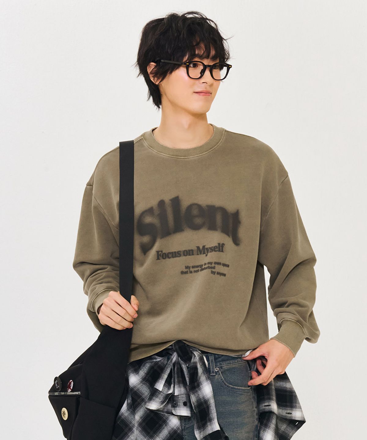 체이스컬트(CHASECULT) 공용 피그먼트 레터링 맨투맨 티셔츠-브라운