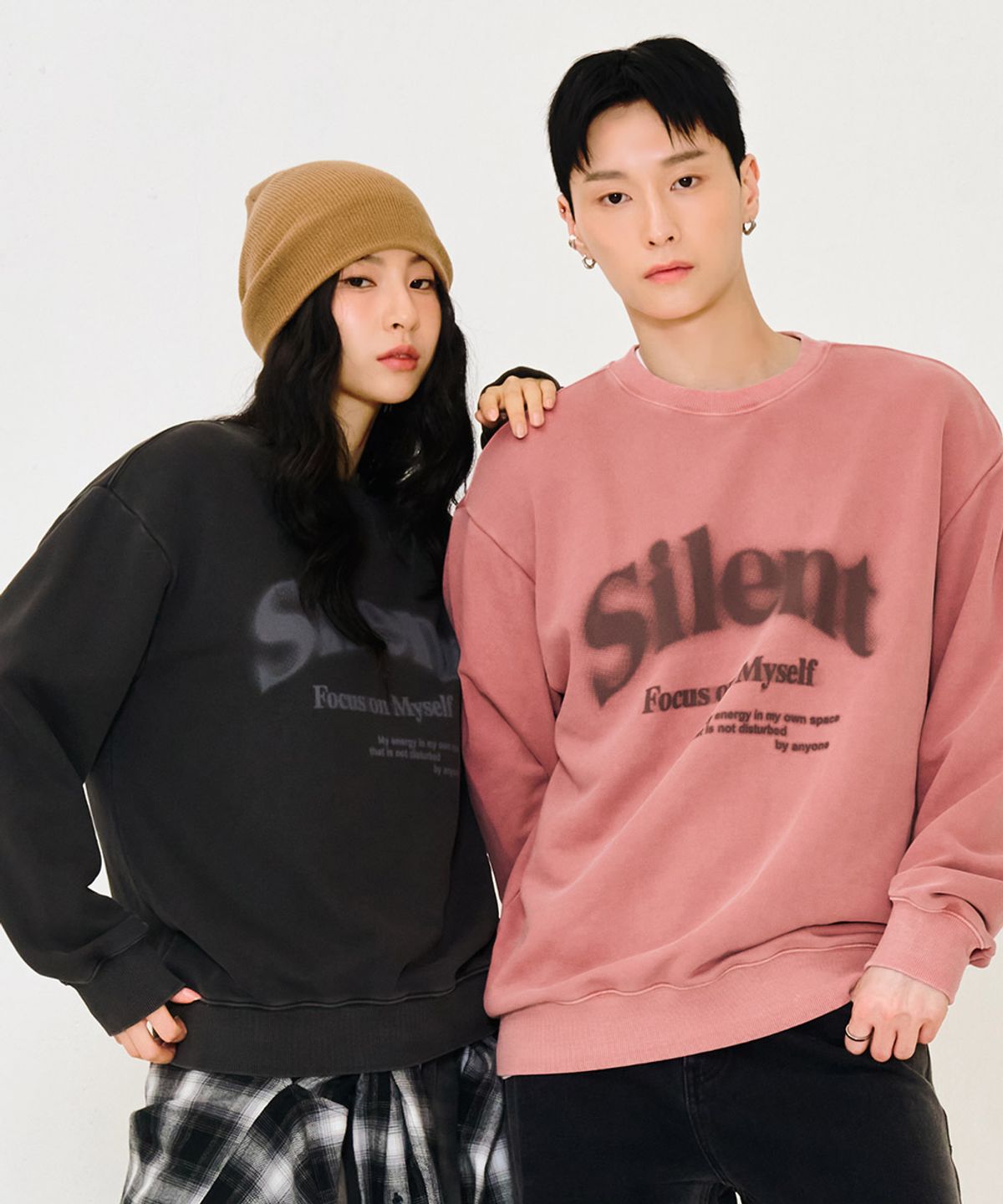 체이스컬트(CHASECULT) 공용 피그먼트 레터링 맨투맨 티셔츠-핑크