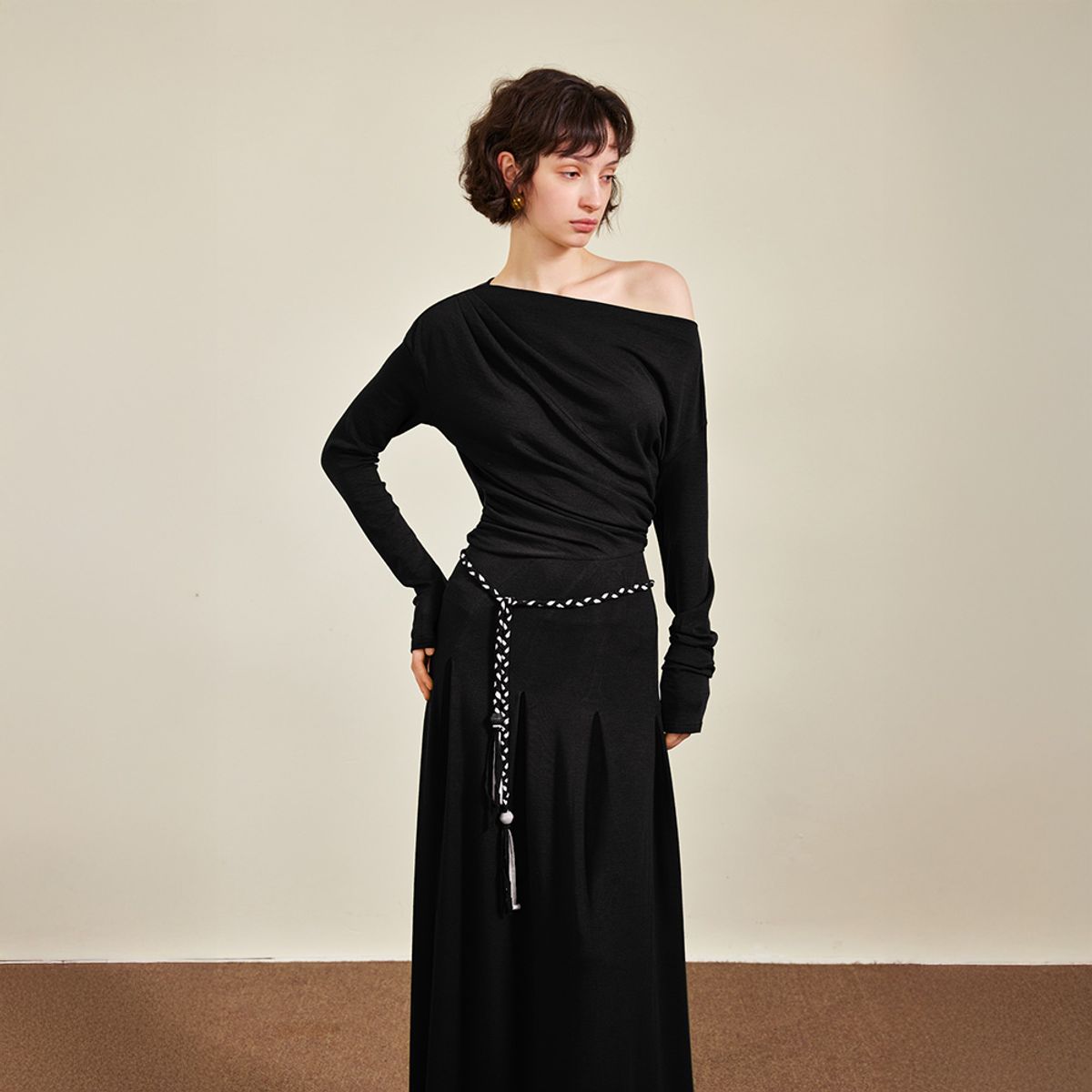 와이와이아이엠(YYIAM) YY_One-shoulder boat neck dress_3color