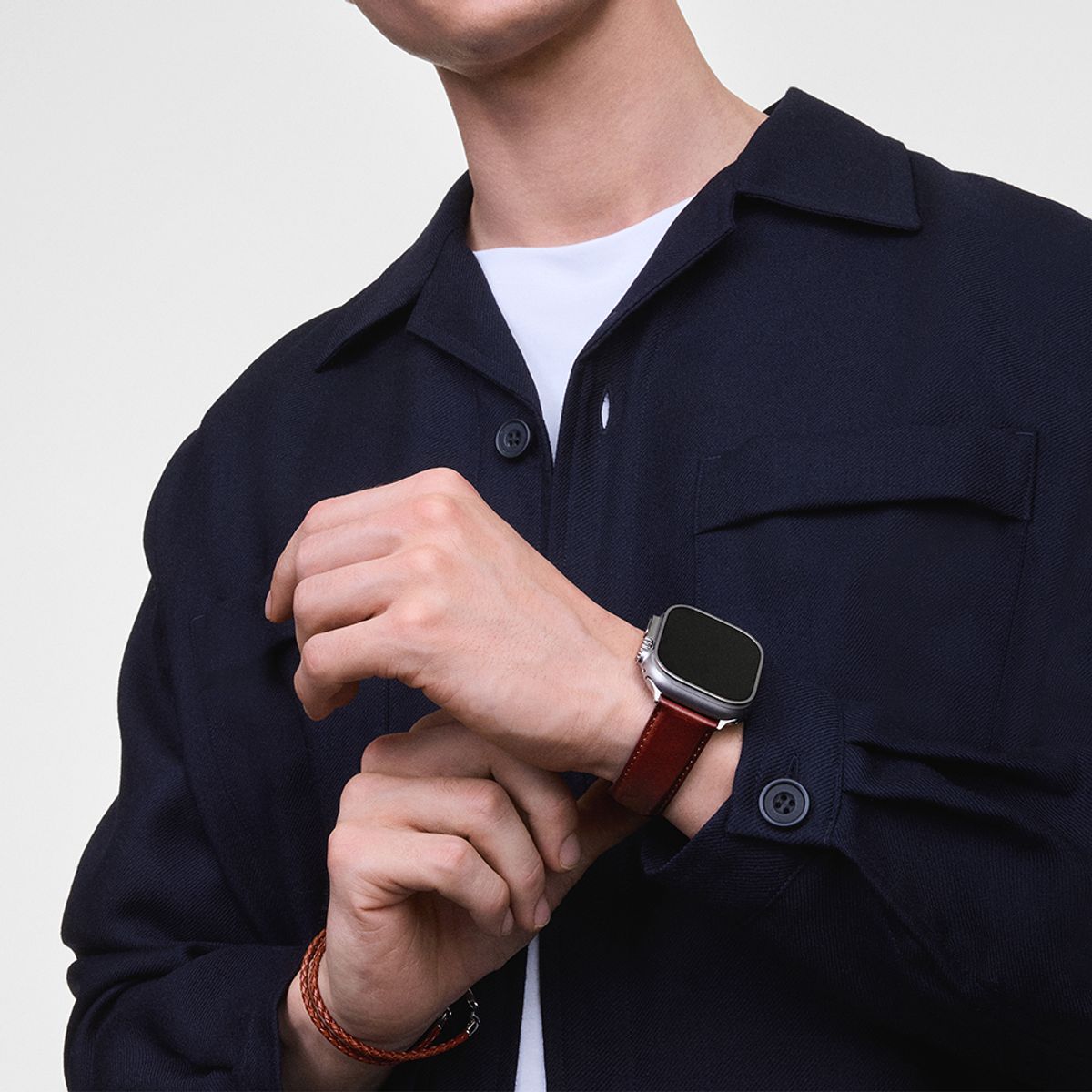 다니엘 웰링턴(DANIEL WELLINGTON) SMARTWATCH LEATHER STRAP 애플워치 울트라 버클 가죽밴드