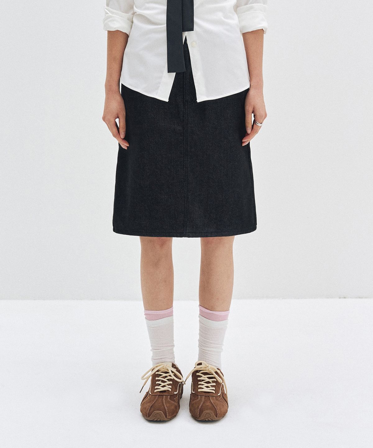 데케트 우먼(DECET WOMEN) Signature Midi Skirt DCSK002CPBLACK