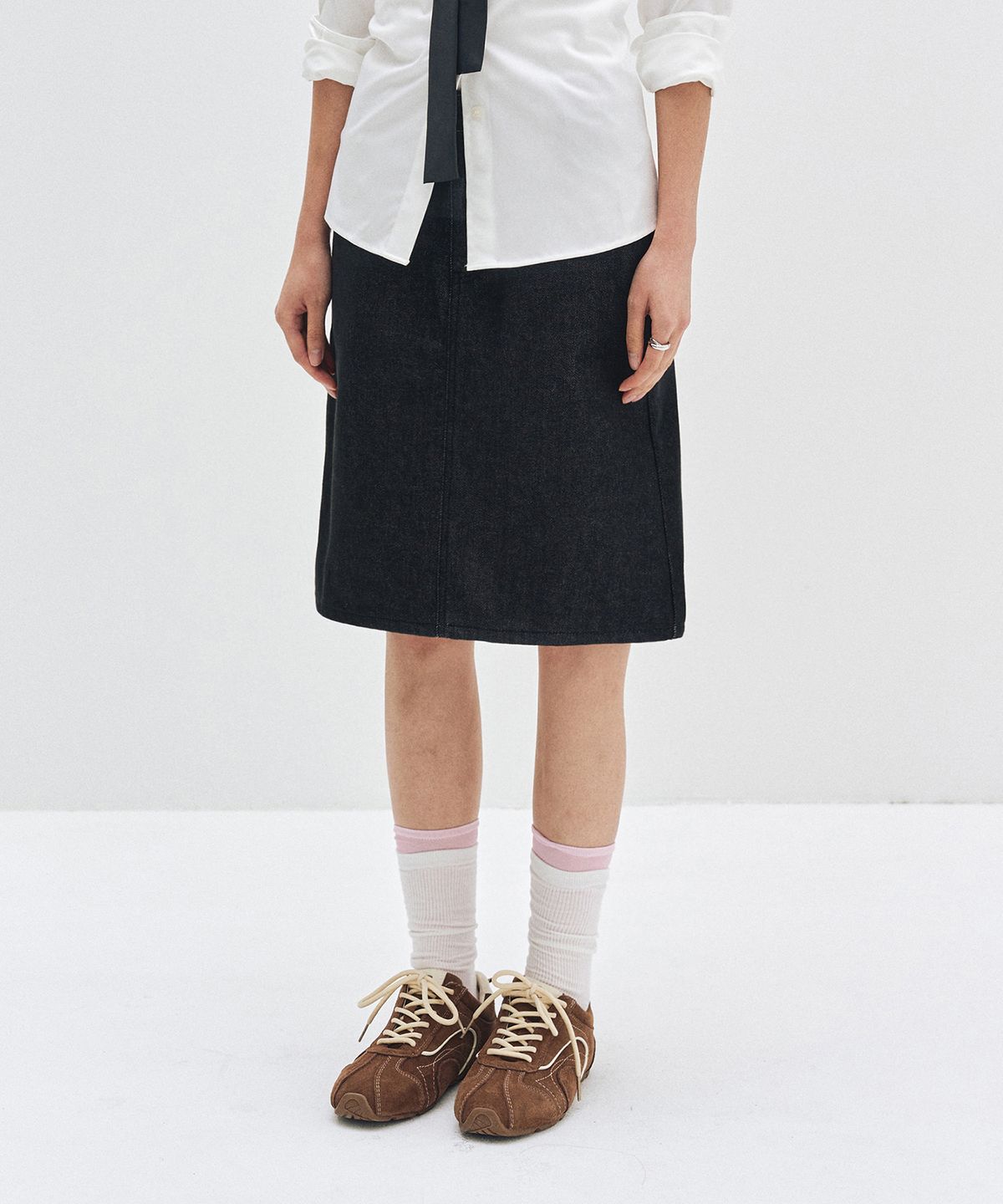 데케트 우먼(DECET WOMEN) Signature Midi Skirt DCSK002CPBLACK