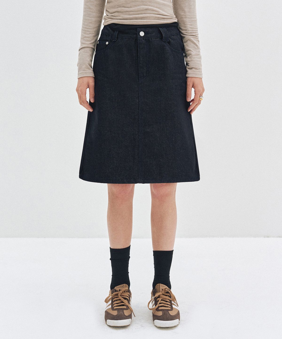 데케트 우먼(DECET WOMEN) Signature Midi Skirt DCSK002CPINDIGO