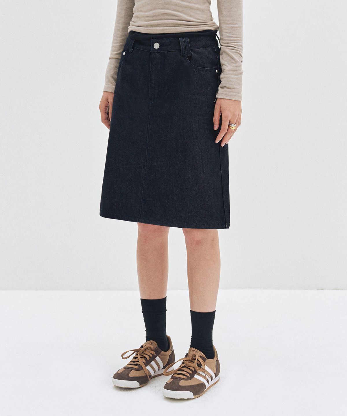 데케트 우먼(DECET WOMEN) Signature Midi Skirt DCSK002CPINDIGO