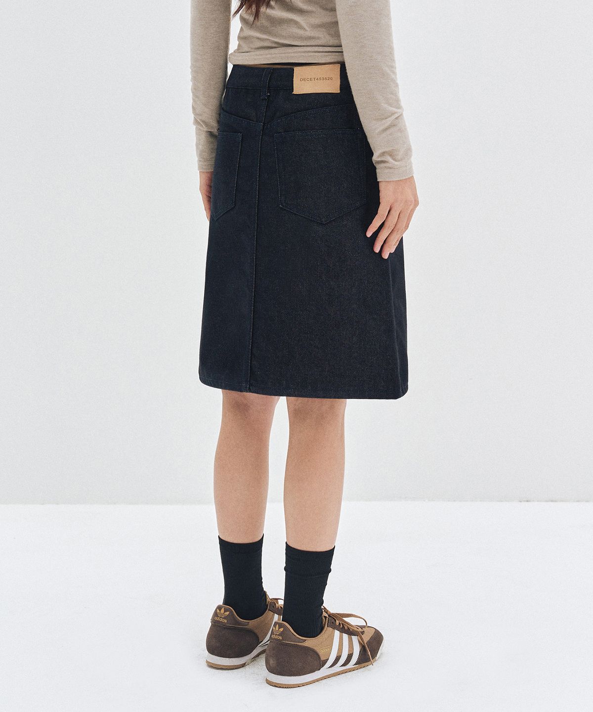 데케트 우먼(DECET WOMEN) Signature Midi Skirt DCSK002CPINDIGO