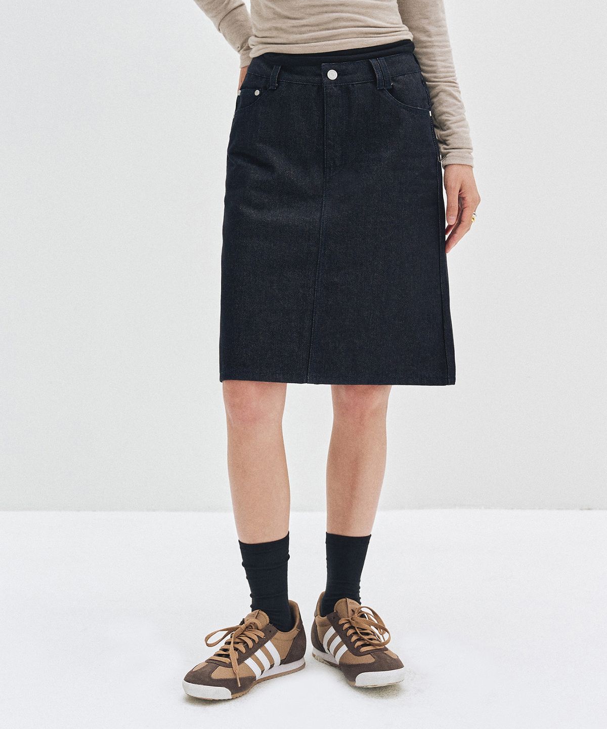 데케트 우먼(DECET WOMEN) Signature Midi Skirt DCSK002CPINDIGO