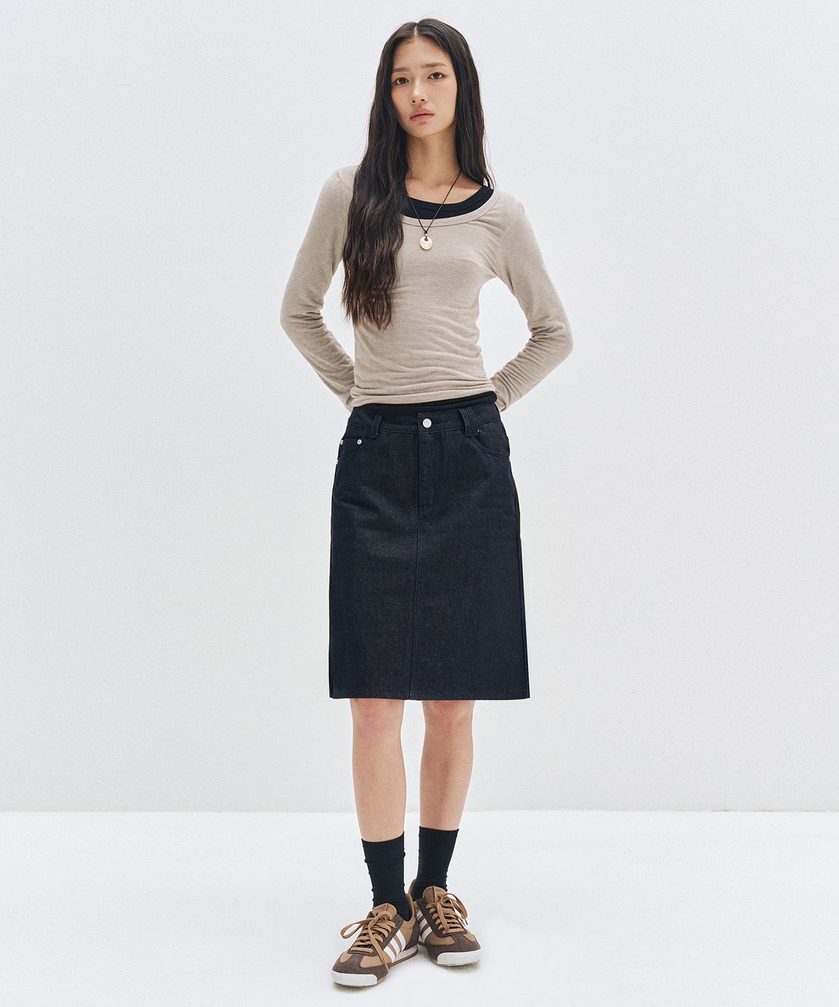 데케트 우먼(DECET WOMEN) Signature Midi Skirt DCSK002CPINDIGO