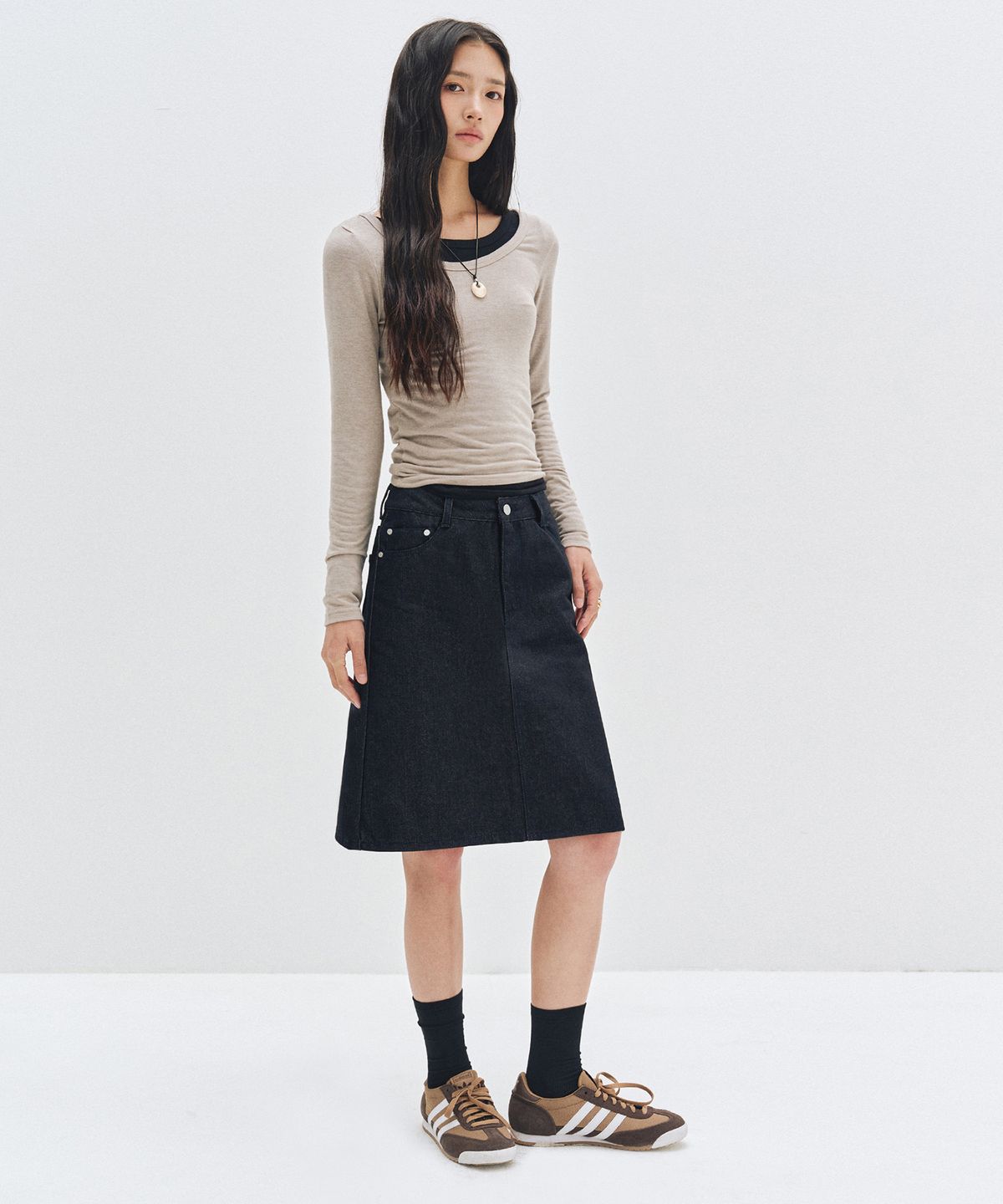 데케트 우먼(DECET WOMEN) Signature Midi Skirt DCSK002CPINDIGO