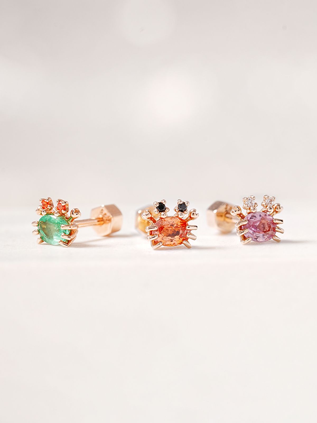 미니멀피어싱(MINIMALPIERCING) 14K 18K 사파이어 씨 크랩 피어싱 귀걸이