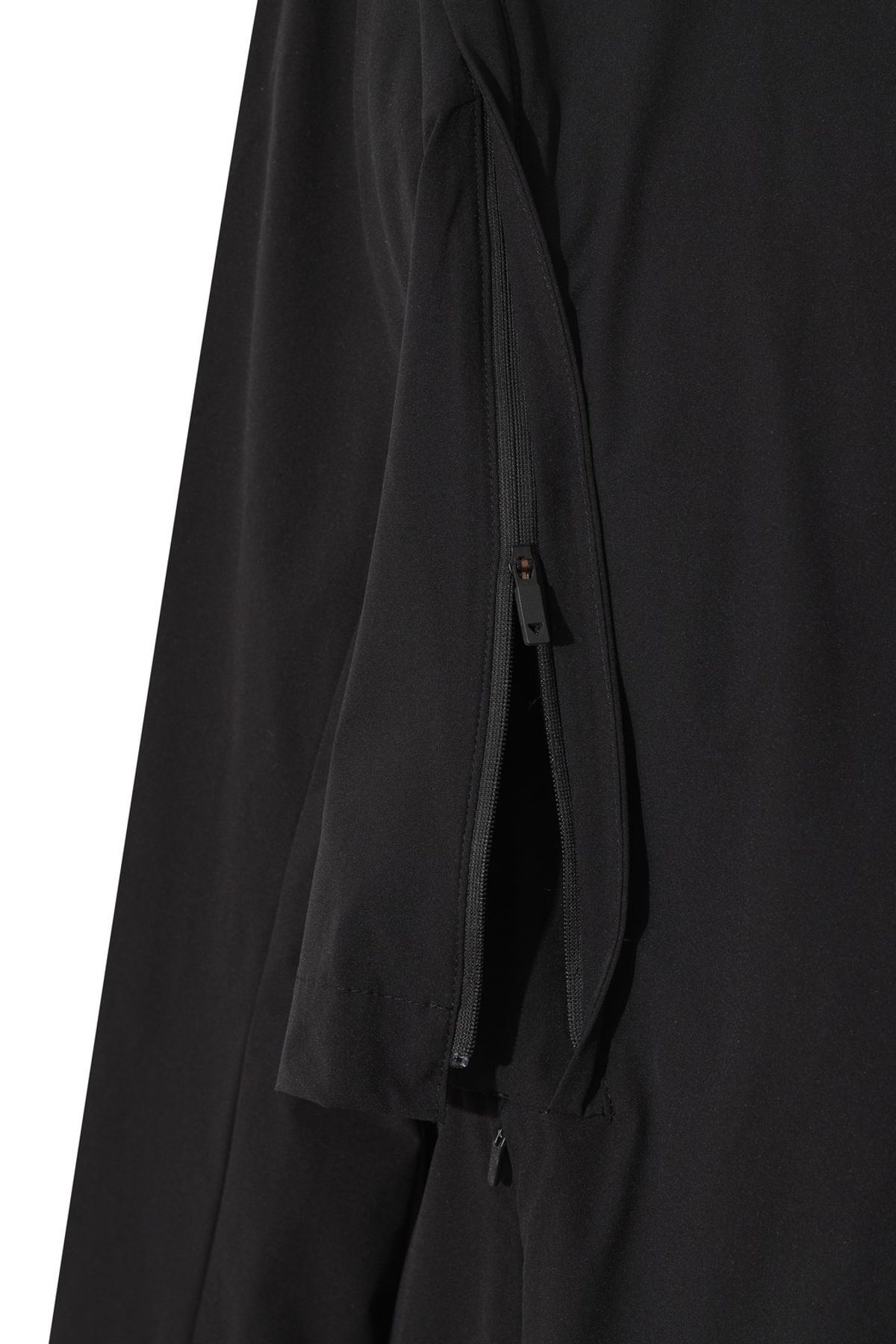 왁(WAAC) Men Sleeves Detachable Full Zip Windbreaker WMUAA25603BKX
