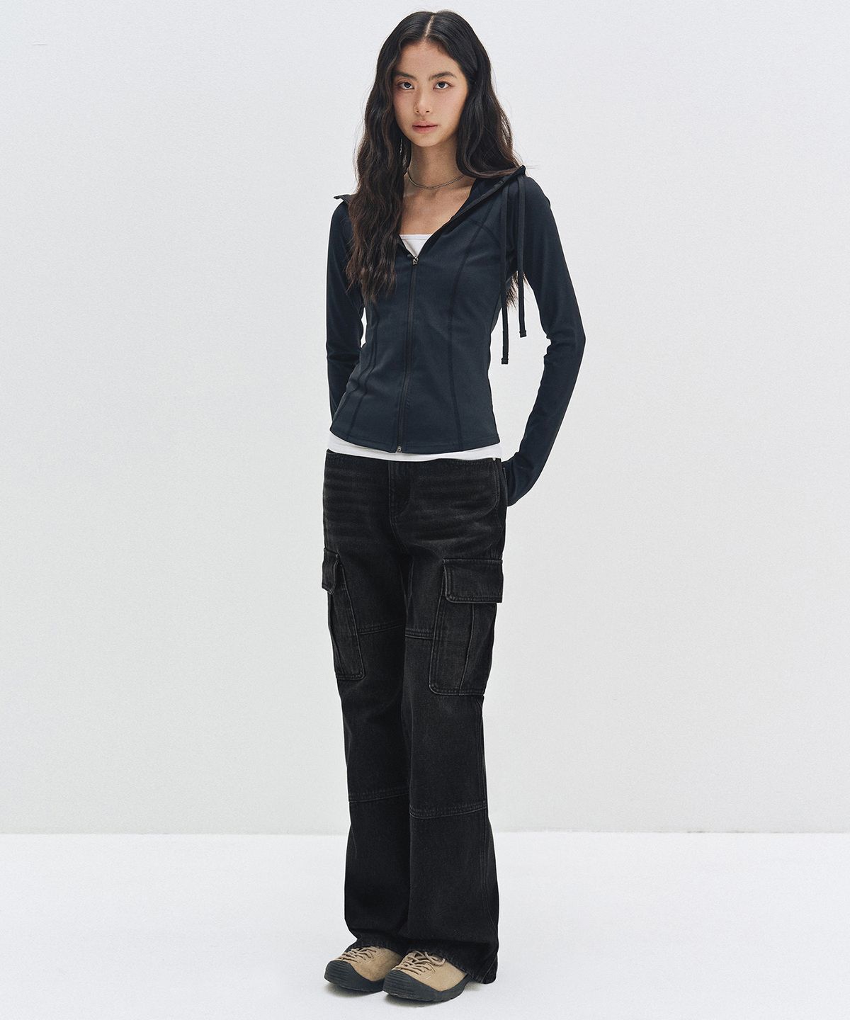 데케트 우먼(DECET WOMEN) Cargo Semi Flared Jeans DCWPT014BLACK