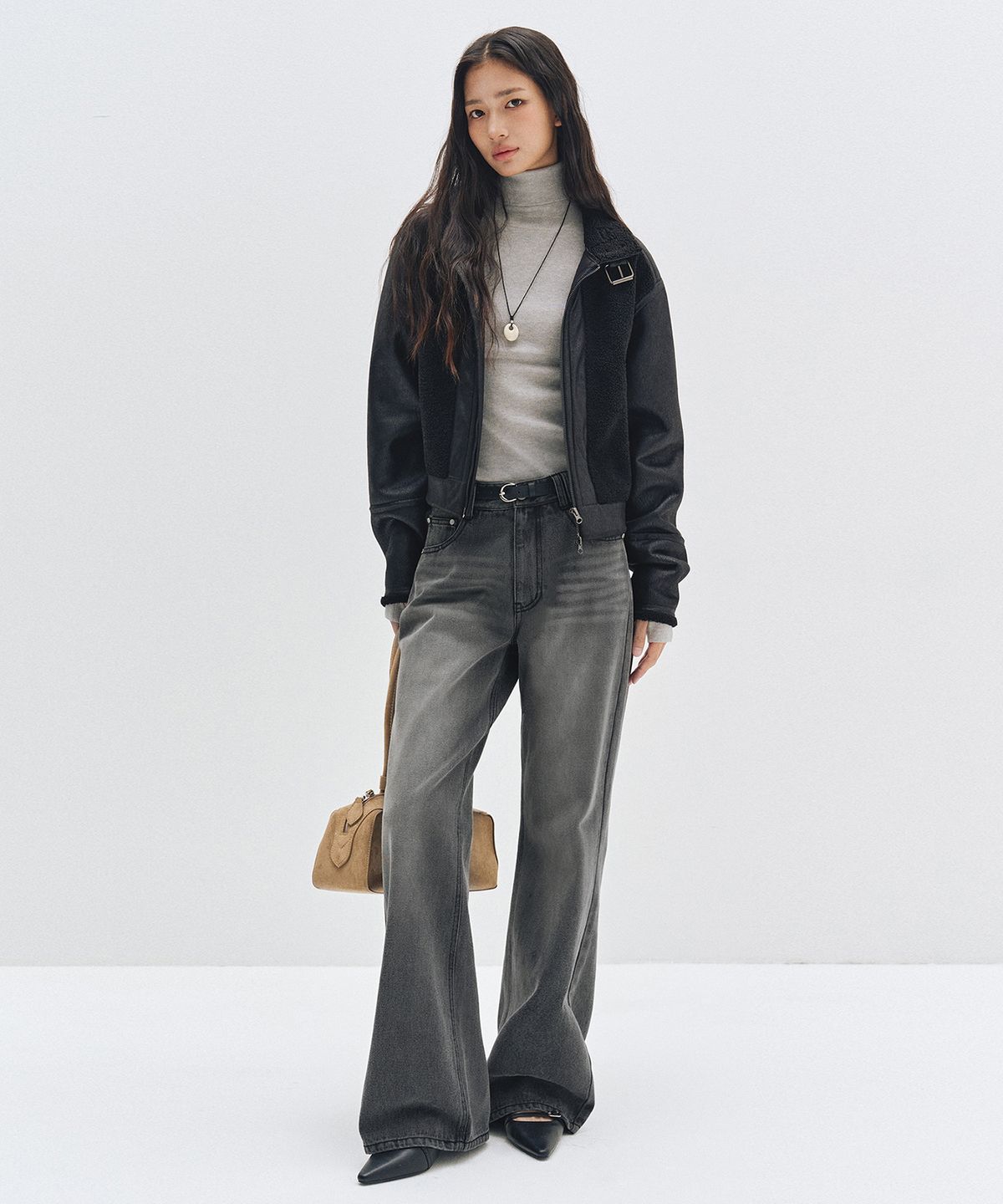 데케트 우먼(DECET WOMEN) Signature Semi Flared Jeans DCWPT002GRAY