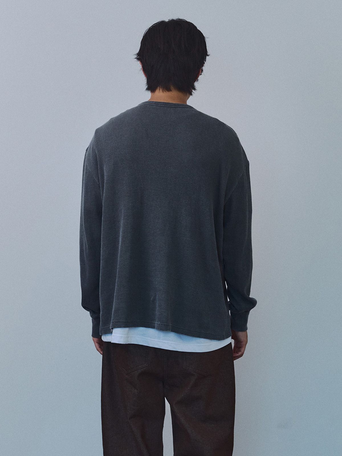 기준 맨(KIJUN MEN) Original Logo Waffle Long Sleeve Tee Charcoal