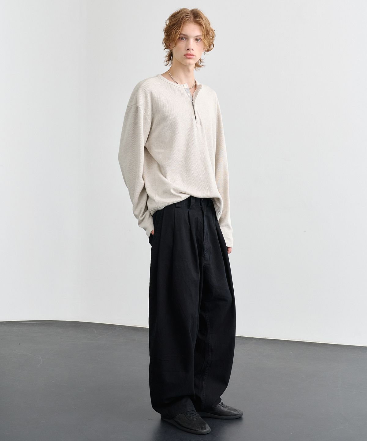 노운(NOUN) pique henley t-shirts (ivory)