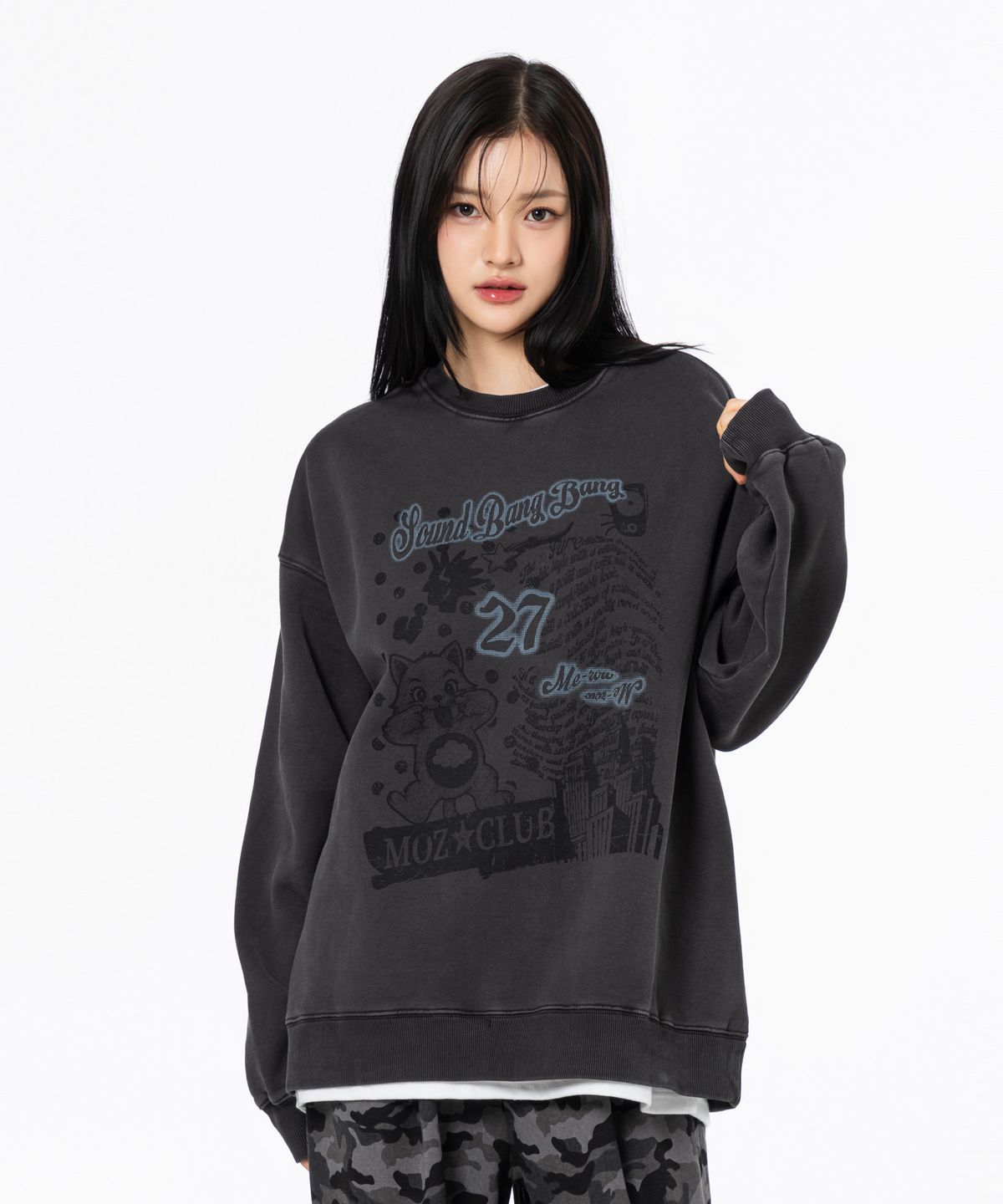 모즈모즈(MOZMOZ) 미야오 테리 기모 피그먼트 오버핏 맨투맨 챠콜