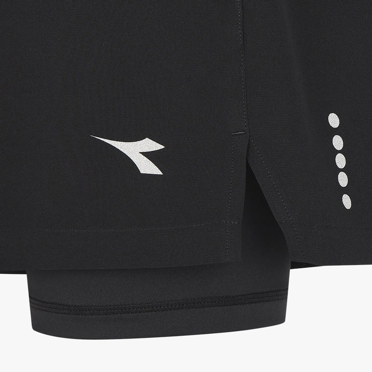 디아도라(diadora) 2IN1 3인치 러닝 쇼츠 우먼 BLACK