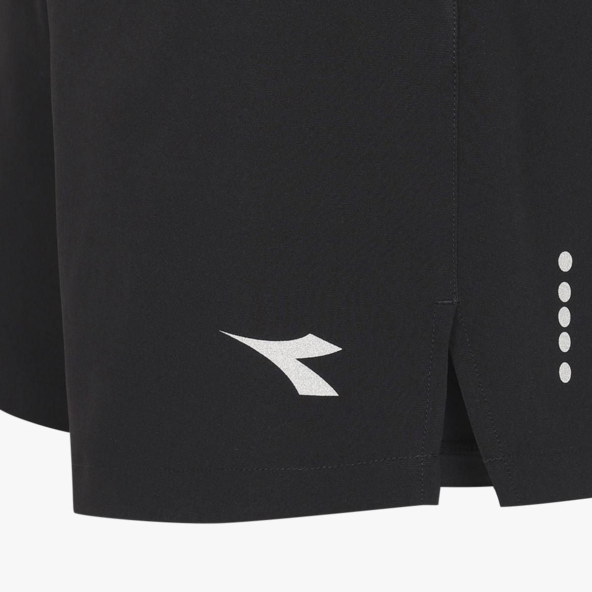 디아도라(diadora) 2IN1 5인치 러닝 쇼츠 BLACK