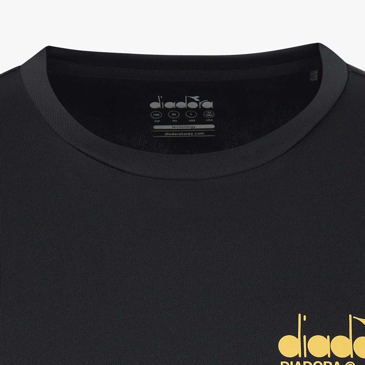 디아도라(diadora) 헤리티지 그래픽 러닝 반팔 티셔츠 BLACK