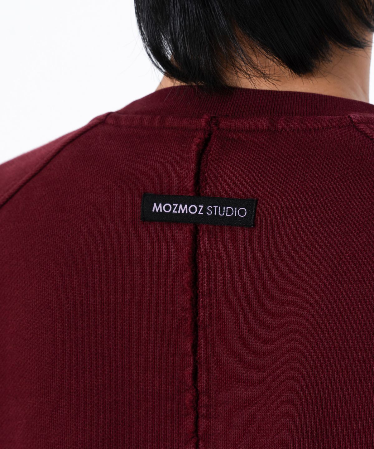 모즈모즈(MOZMOZ) 헤비 웨이트 피그먼트 나그랑 뒷절개 오버핏 맨투맨 버건디