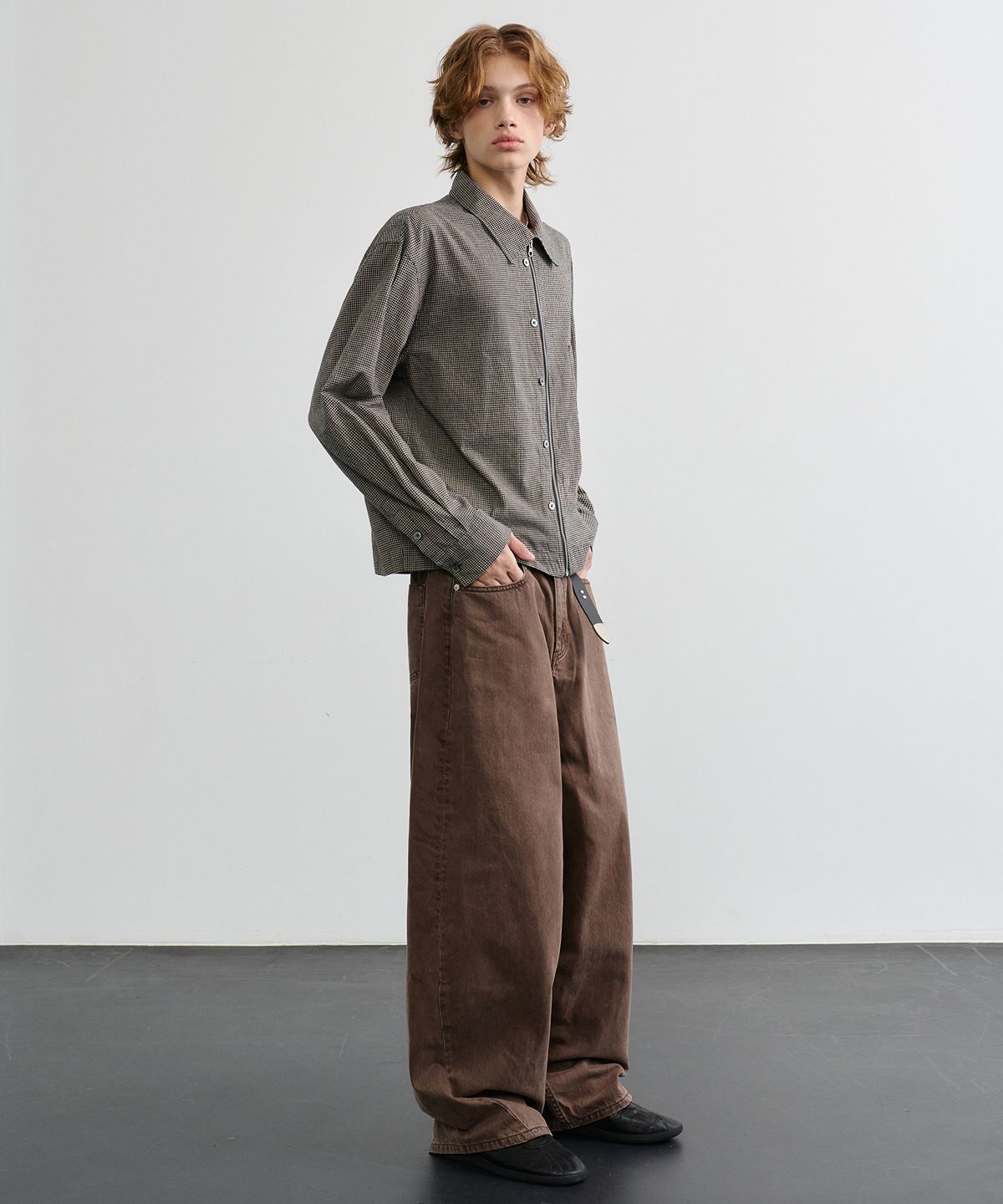 노운(NOUN) wide curved denim pants (brown)