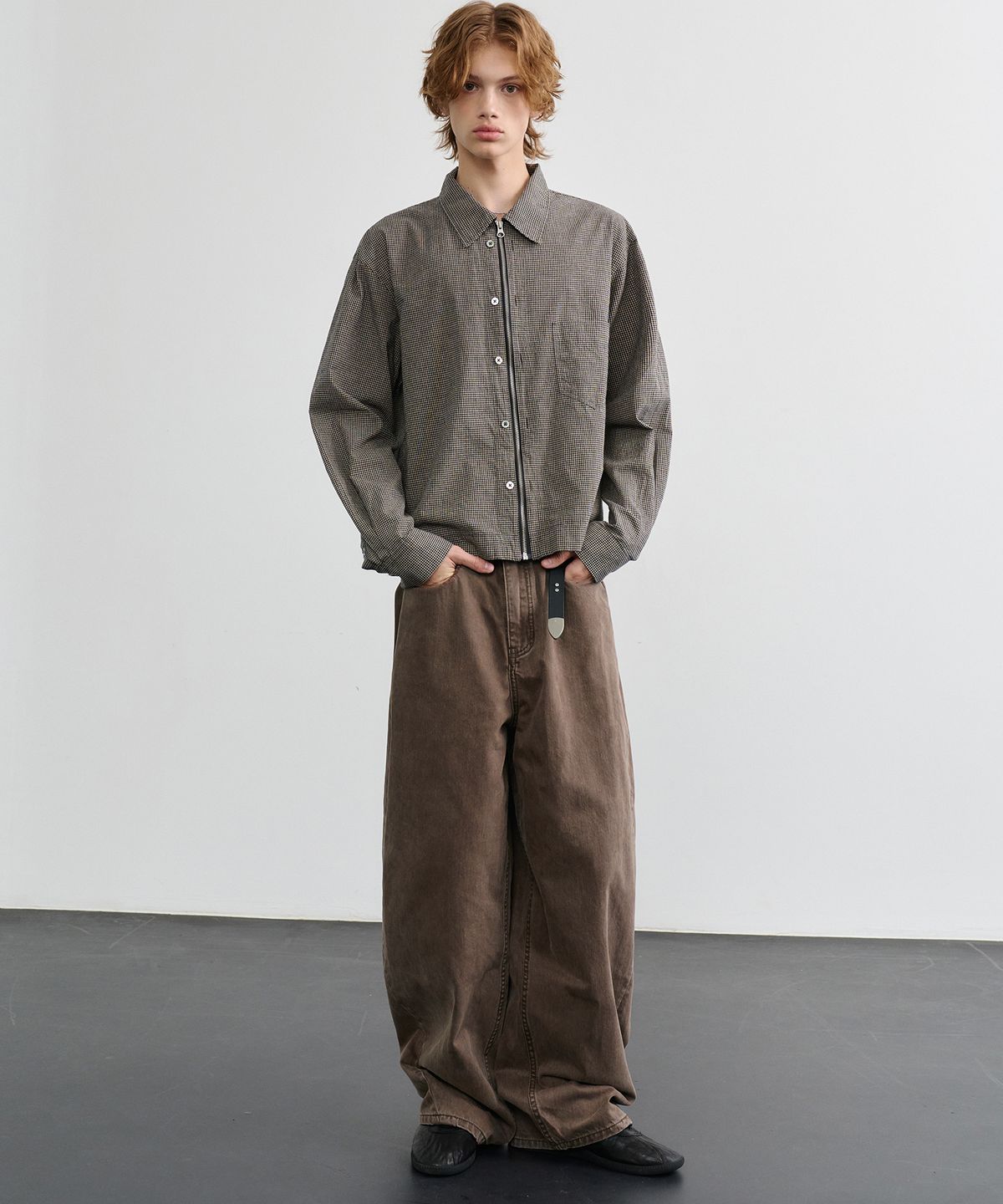 노운(NOUN) wide curved denim pants (brown)