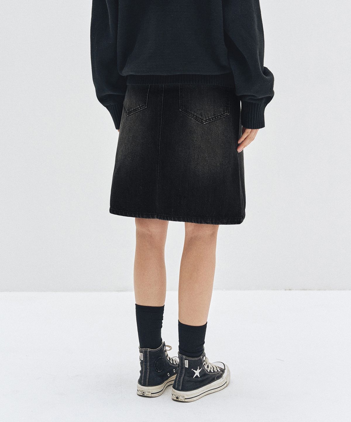 데케트 우먼(DECET WOMEN) Signature Midi Skirt DCSK002BLACK