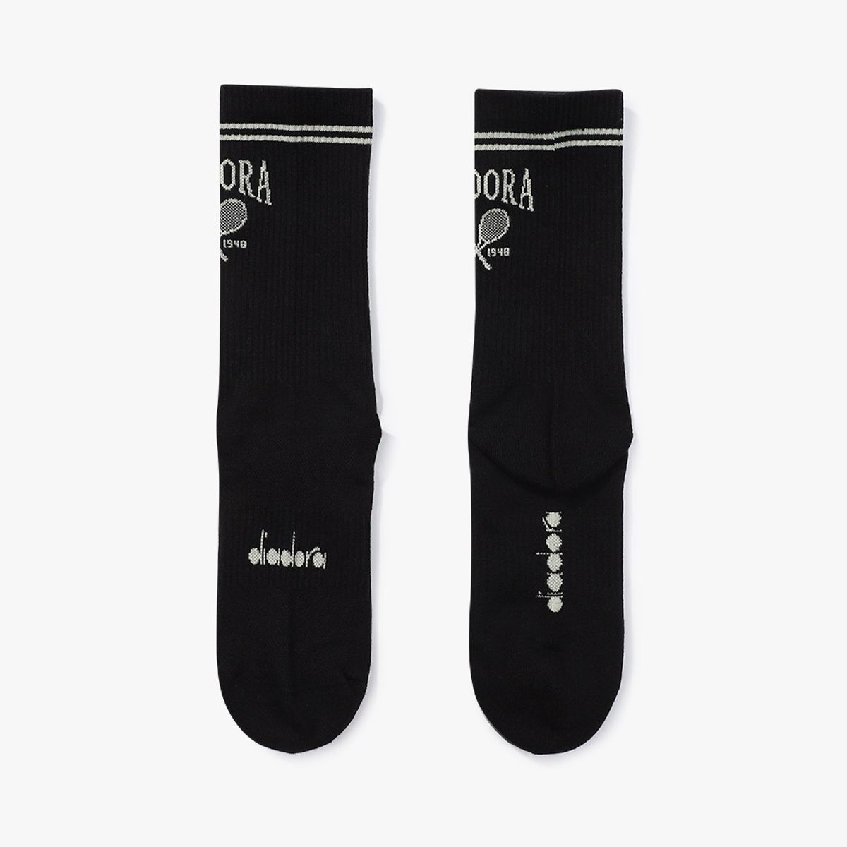 디아도라(diadora) 로고 자수 쿼터 삭스 BLACK