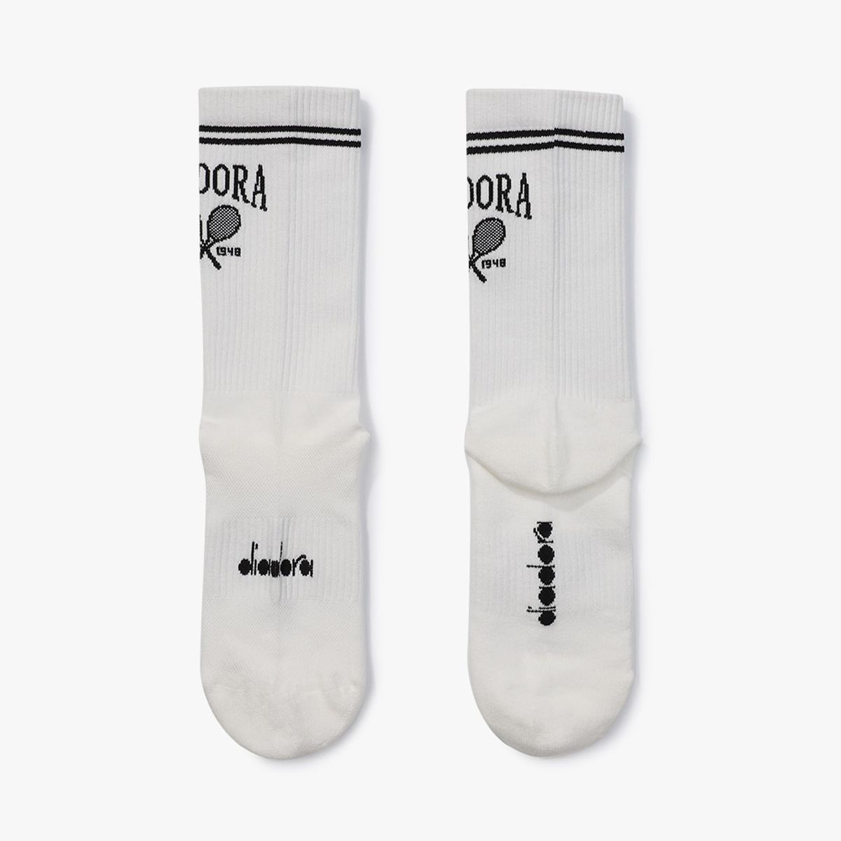 디아도라(diadora) 로고 자수 쿼터 삭스 WHITE