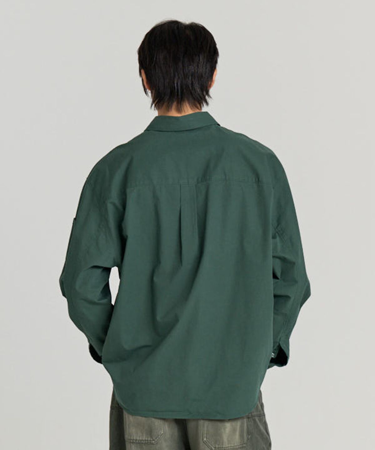 논타입(NONTYPE) OTHER SEMI CROP COMFY SHIRTS (FOREST GREEN)