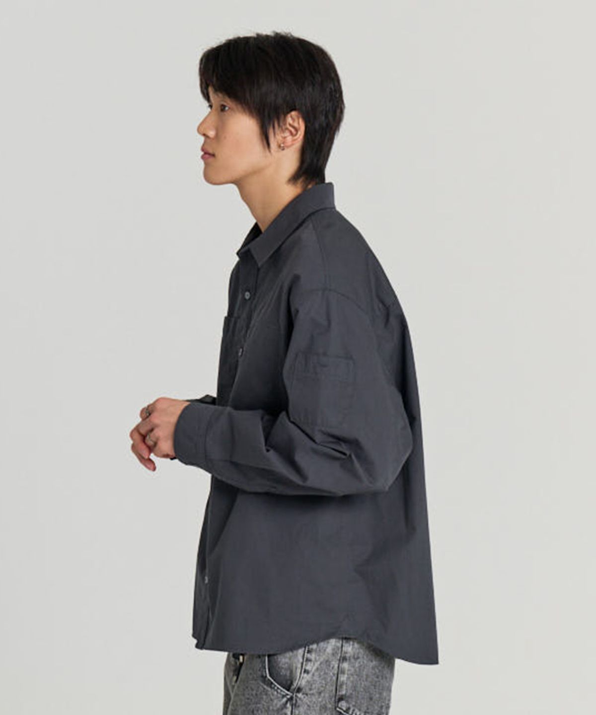 논타입(NONTYPE) OTHER SEMI CROP COMFY SHIRTS (CHARCOAL)