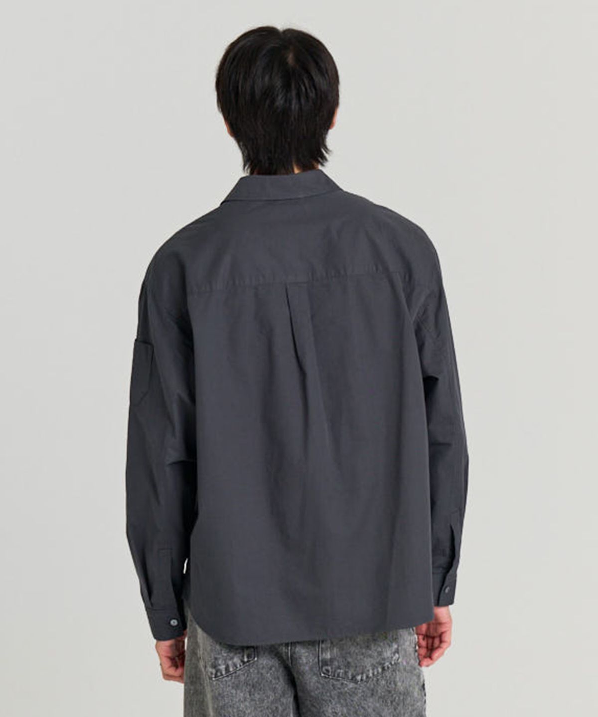 논타입(NONTYPE) OTHER SEMI CROP COMFY SHIRTS (CHARCOAL)
