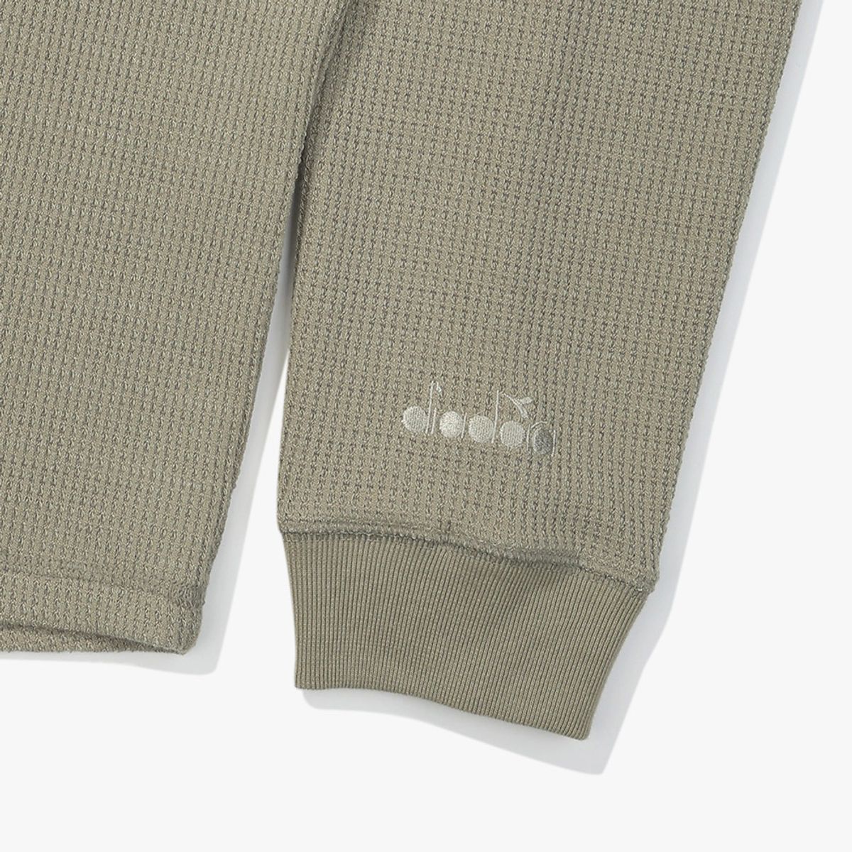 디아도라(diadora) 와플 긴팔 티셔츠 KHAKI