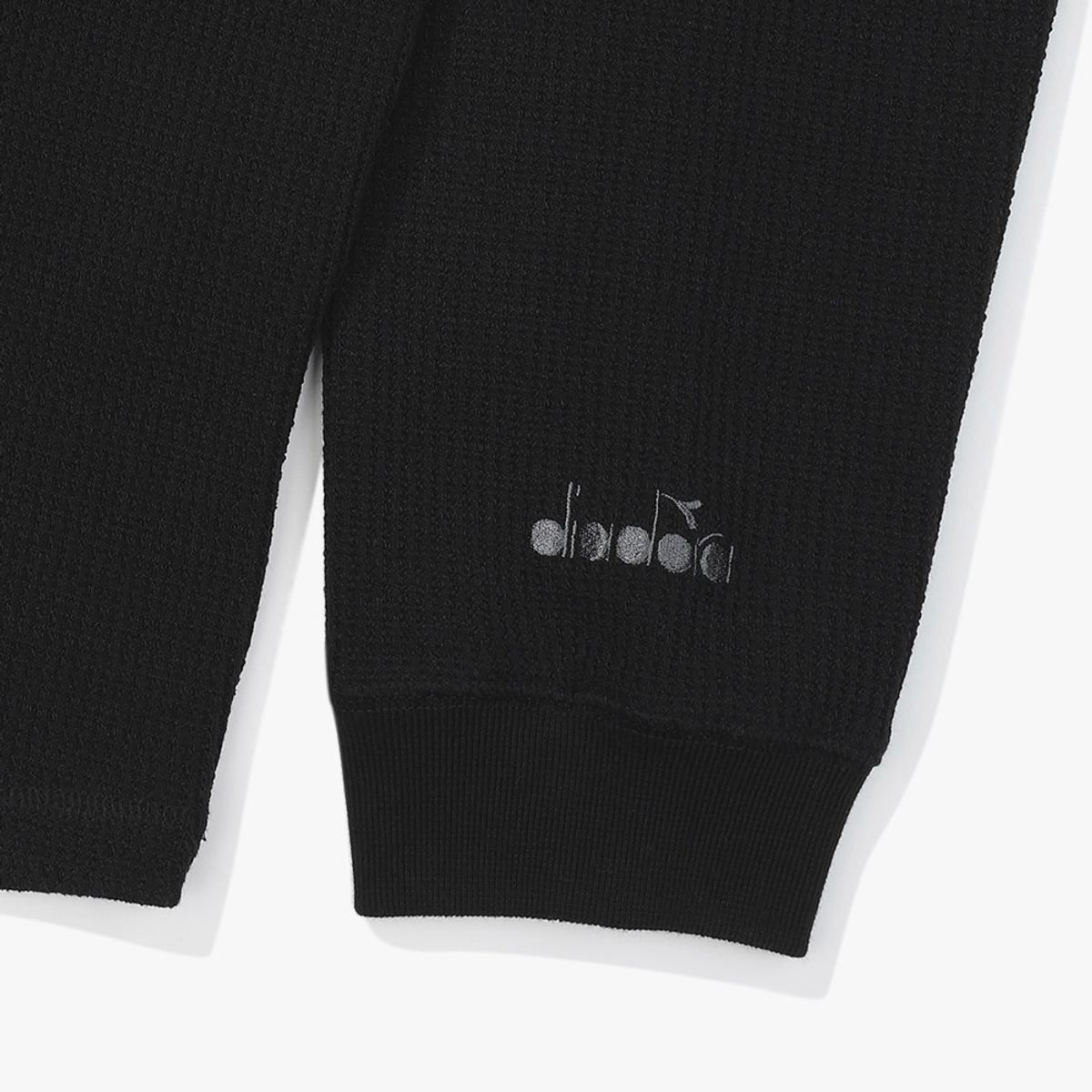 디아도라(diadora) 와플 긴팔 티셔츠 BLACK