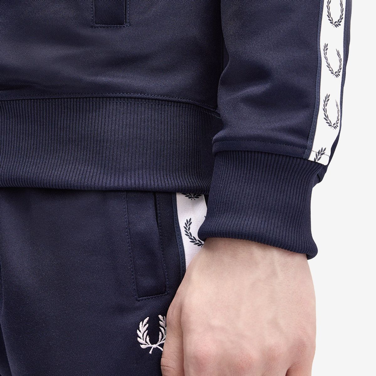 프레드페리(FRED PERRY) [Sport] 테잎 트랙 재킷 - 카본 블루 AFPM2534620-885