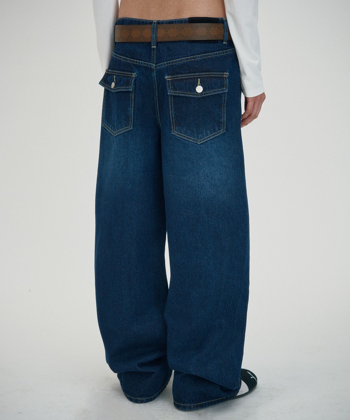 스웨이드(SUADE) STANDARD CURVED DENIM [DARK BLUE]