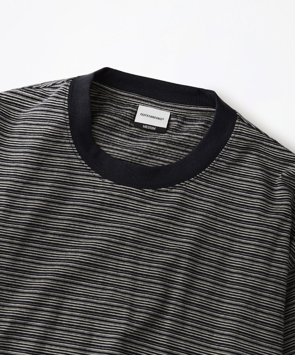 아웃스탠딩(OUTSTANDING) THIN STRIPE LONG SLEEVE TEE_NAVY/IVORY