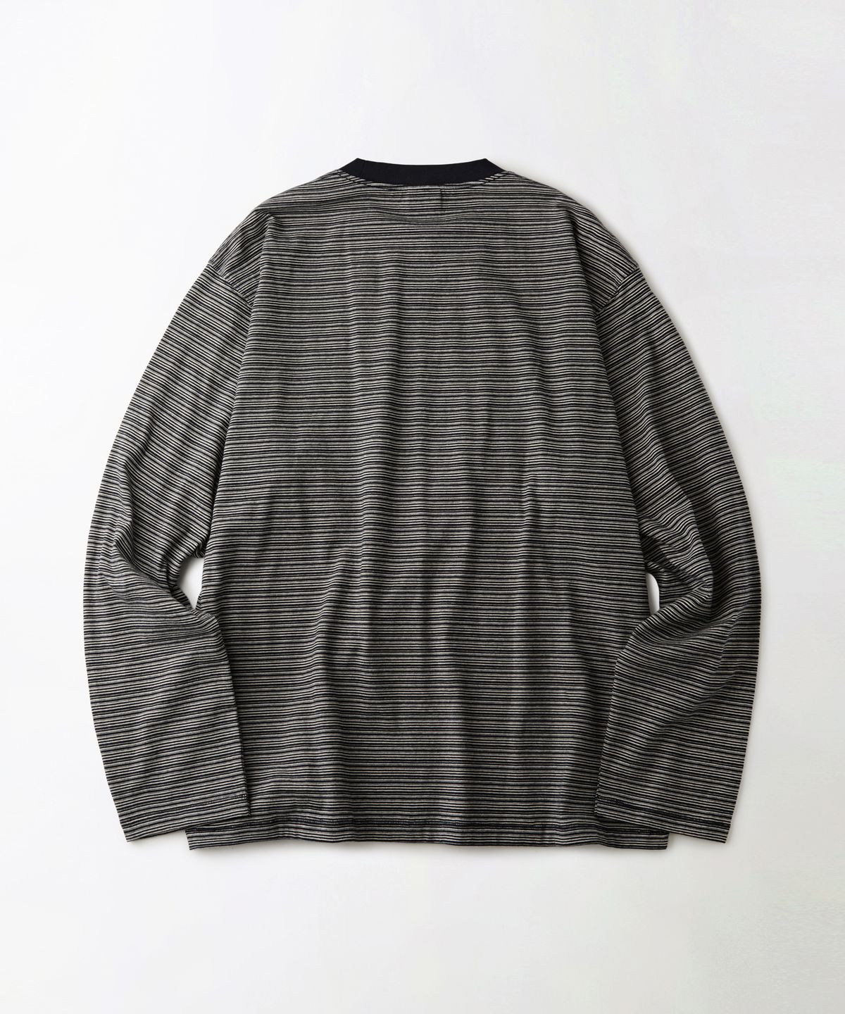 아웃스탠딩(OUTSTANDING) THIN STRIPE LONG SLEEVE TEE_NAVY/IVORY