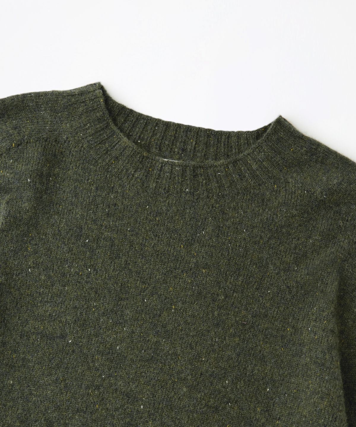 아웃스탠딩(OUTSTANDING) PURE WOOL WHOLEGARMENT KNIT_MELANGE OLIVE