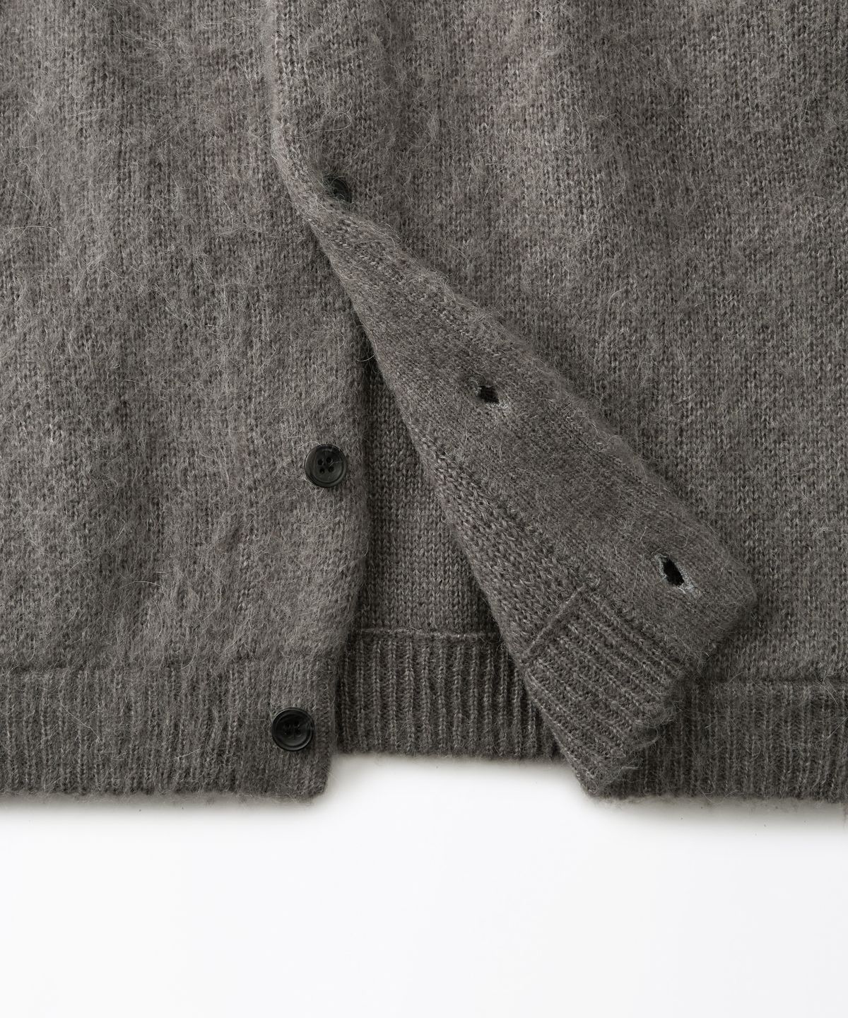 아웃스탠딩(OUTSTANDING) BRUSHED WOOL ROUND NECK CARDIGAN_MELANGE GRAY