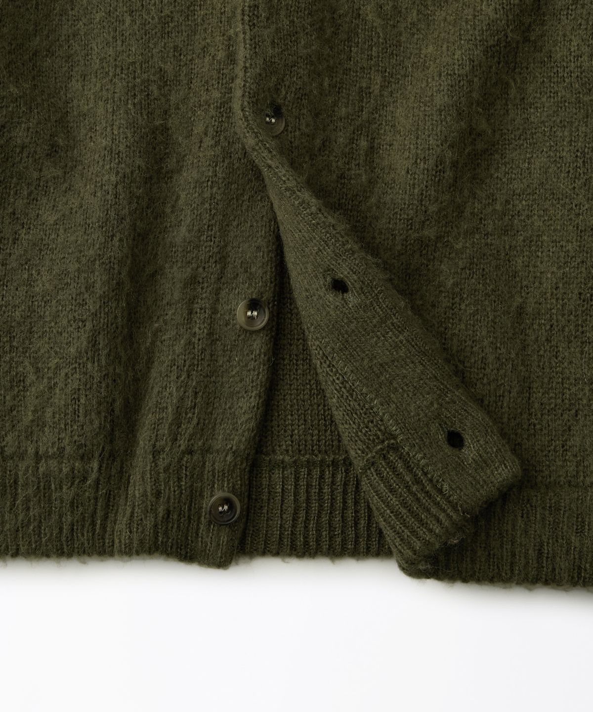 아웃스탠딩(OUTSTANDING) BRUSHED WOOL ROUND NECK CARDIGAN_MELANGE OLIVE