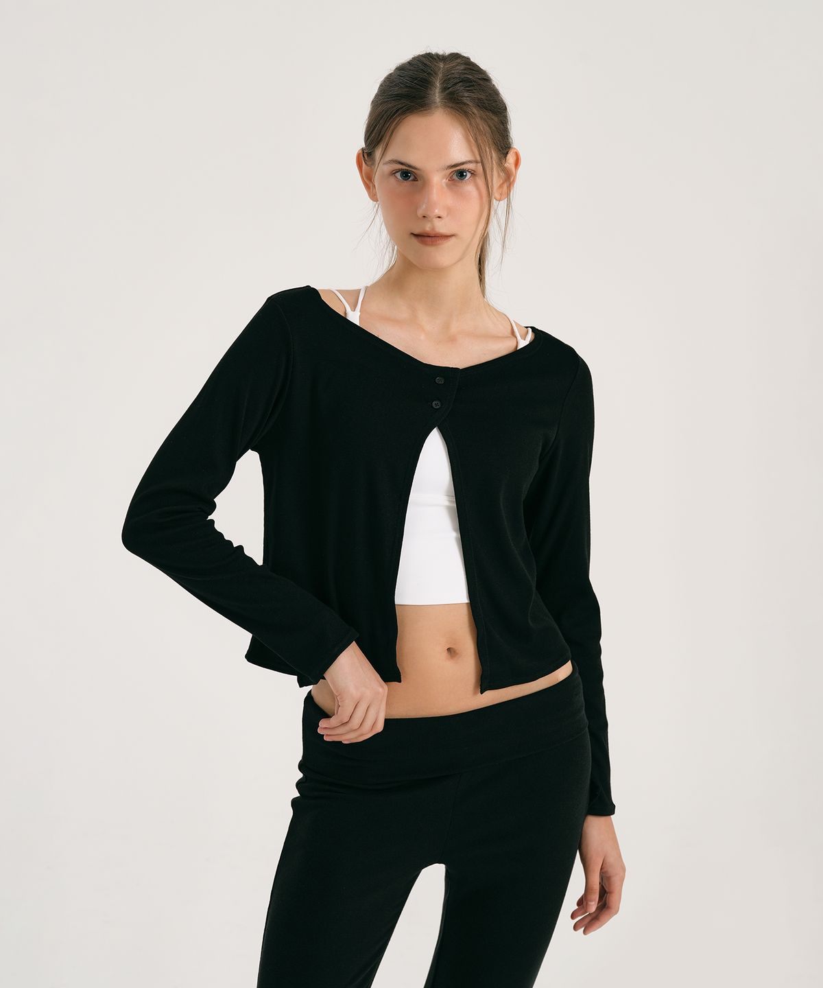 콘치웨어(CONCHWEAR) 더블버튼 라운드 가디건 (2colors)
