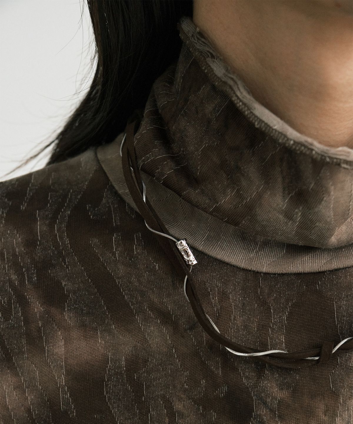 엔도어(ENDOOR) Steel & Thread necklace (Suede brown)
