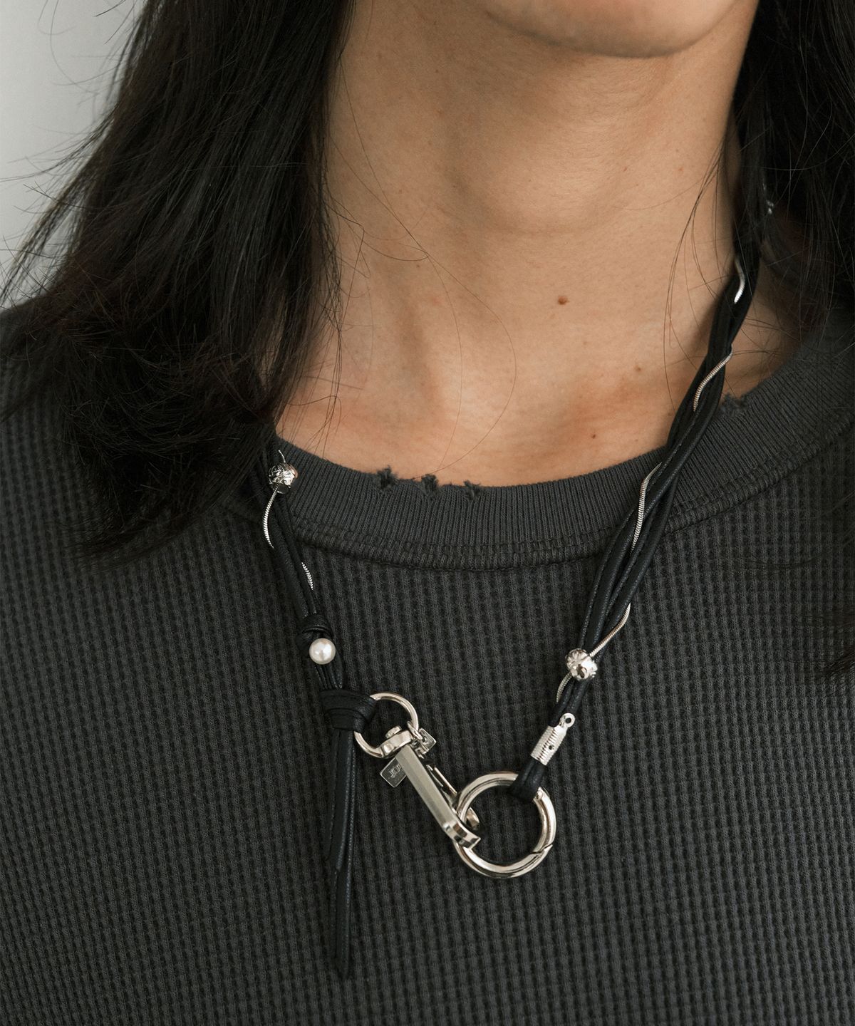 엔도어(ENDOOR) Steel & Thread necklace (leather black)